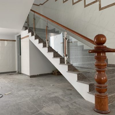 Dịch vụ làm cầu thang kính giá rẻ tại Biên Hòa